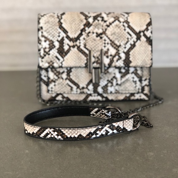 LOOKS BY LAUREN - Picture 3 of 6